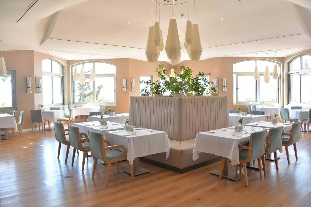 رستوران هتل لیبرتی لیکیا ادالتس اونلی